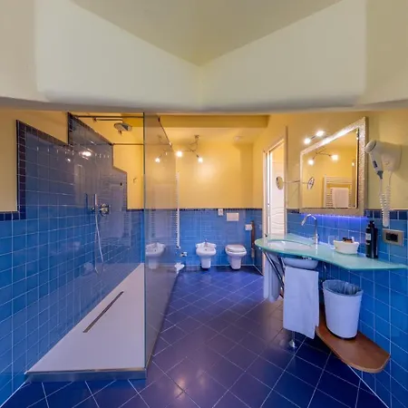 Hotel La Darsena Boutique & Restaurant 3*